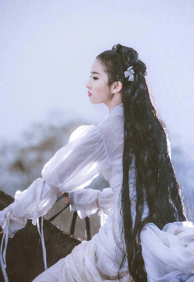 古裝&時裝都好看的神顏女星TOP 3:劉亦菲