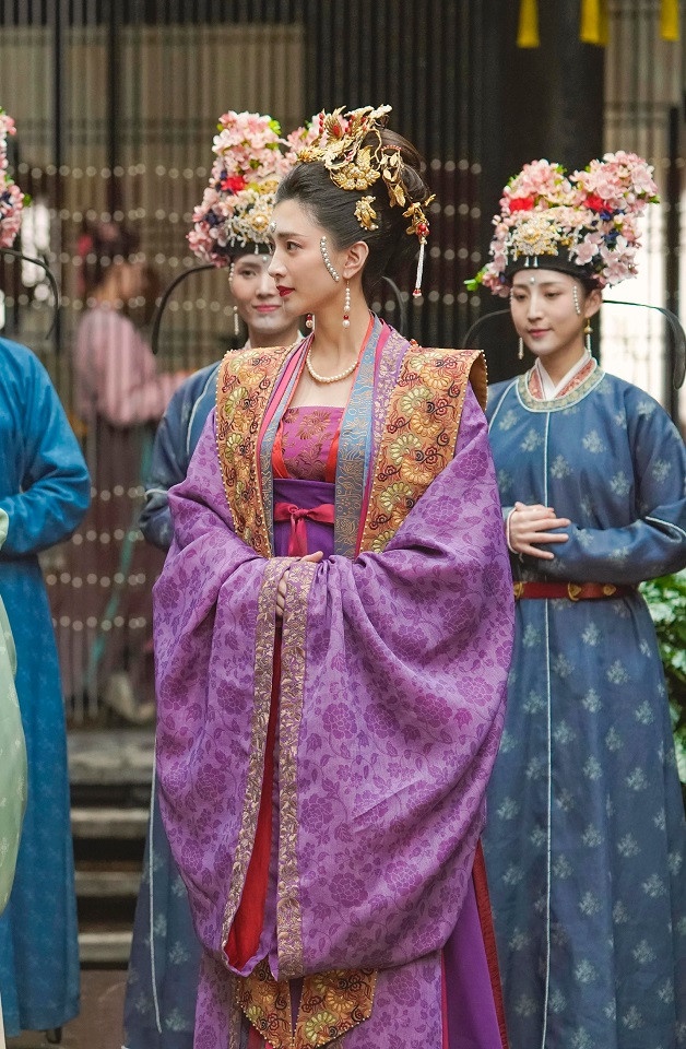 古裝劇「美絕人寰的皇后造型」2:江疏影 飾演《清平樂》曹丹姝