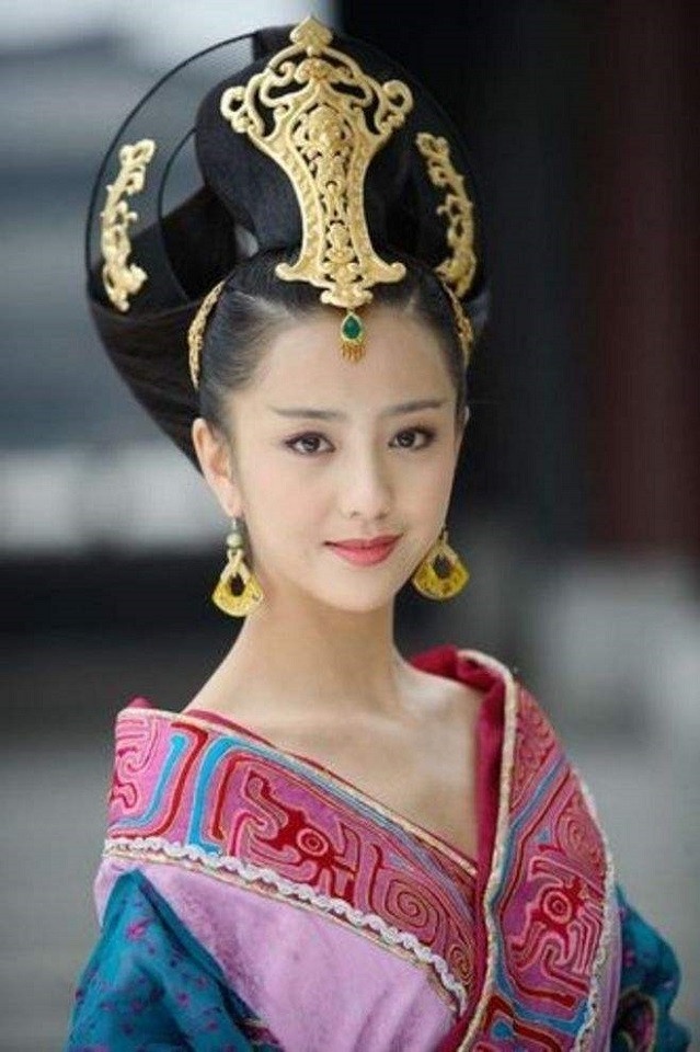 古裝劇「美絕人寰的皇后造型」6:佟麗婭 飾演《母儀天下》趙飛燕