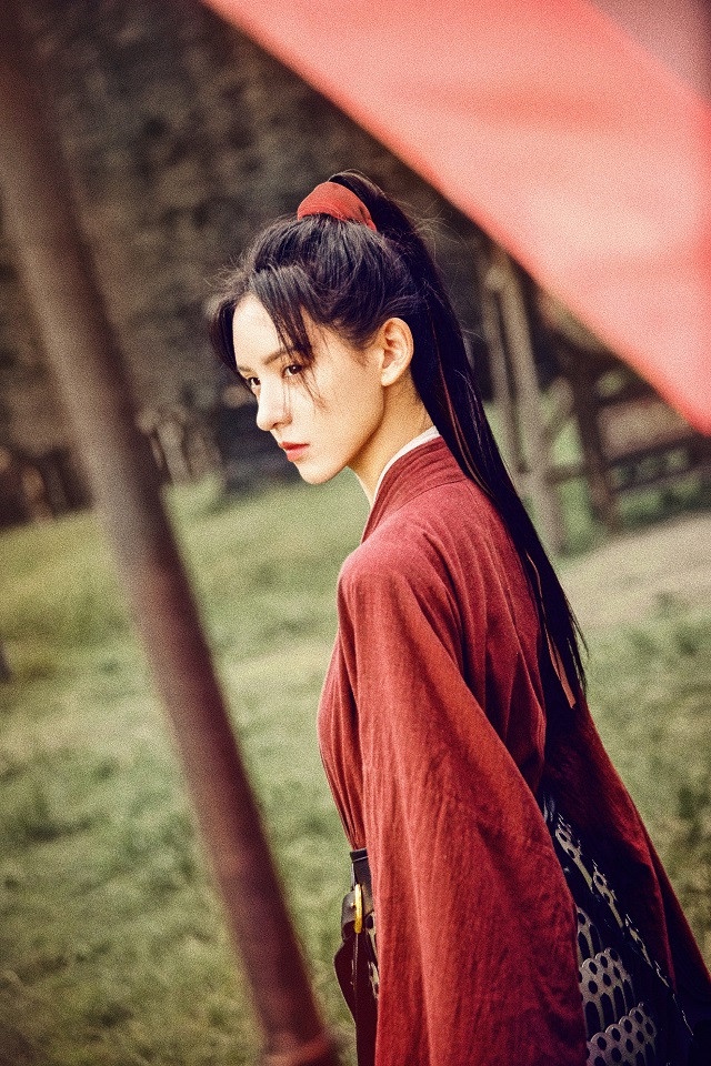 近期熱播古裝劇「紅衣美人」5:張予曦 飾演《琉璃》褚玲瓏