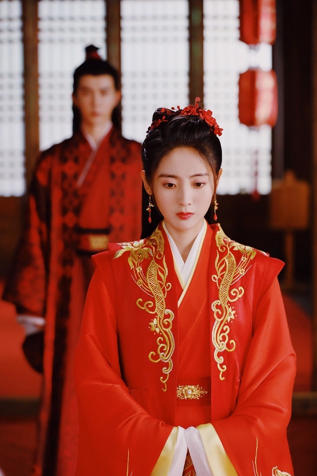近期熱播古裝劇「紅衣美人」6:邢菲 飾演《明月曾照江東寒》戰清泓