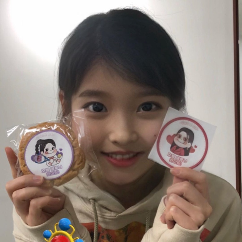 圓臉女星1:IU/李知恩