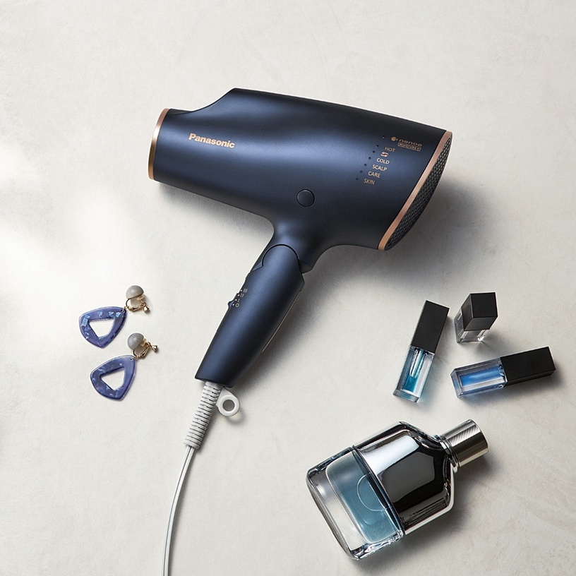 Panasonic 極潤奈米水離子吹風機,NT9,900