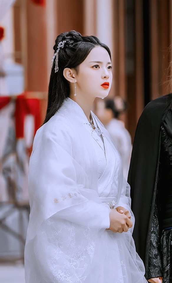 2020古裝劇「白衣美人」5:楊超越 飾演《且聽鳳鳴》鳳舞