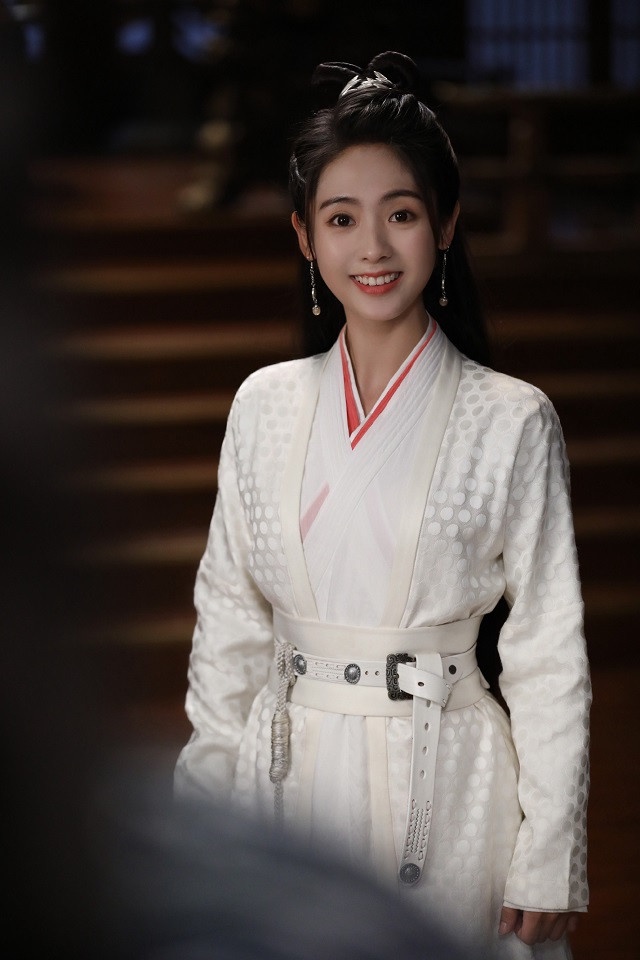 2020古裝劇「白衣美人」9:邢菲 飾演《明月曾照江東寒》戰清泓