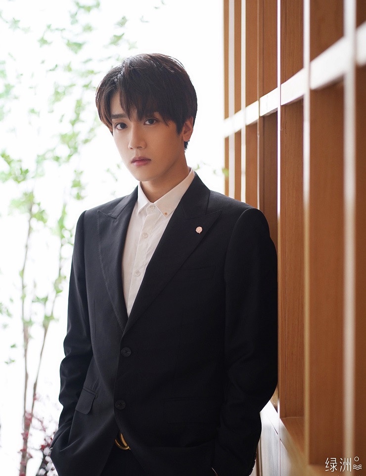 2020古裝劇「帥度不輸男主」的男配3:李明峻 飾演《三千鴉殺》白鏡子