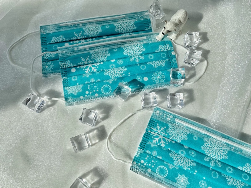 荷康推 「雪花醫療口罩」