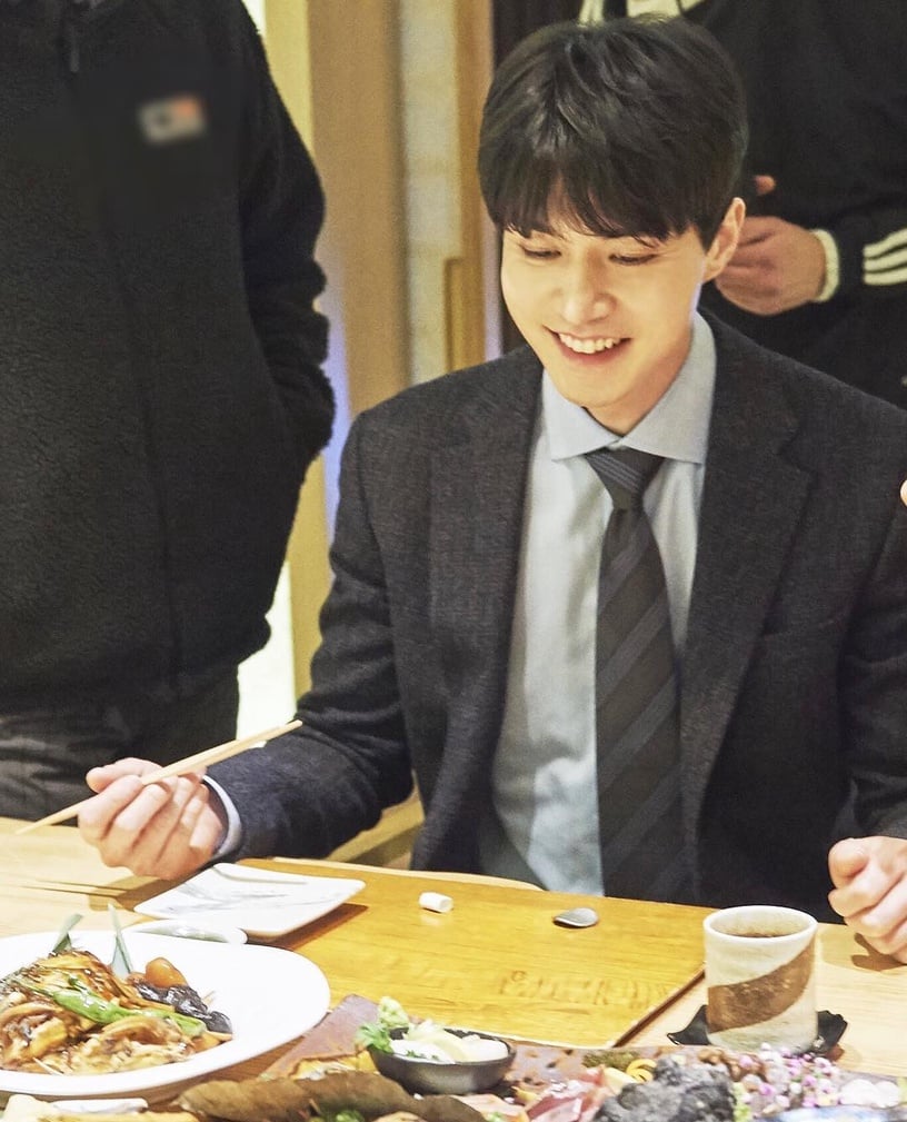 《九尾狐傳》李棟旭女友視角帥照3:一起吃飯的男友系列