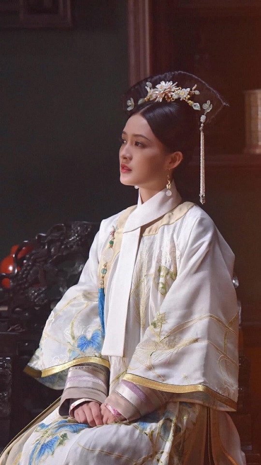 李沁百變古裝角色5:《如懿傳》寒香見