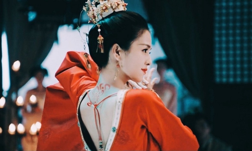 陸網評選2020下半年古裝女神TOP 6:白鹿 飾演《九流霸主》龍傲一