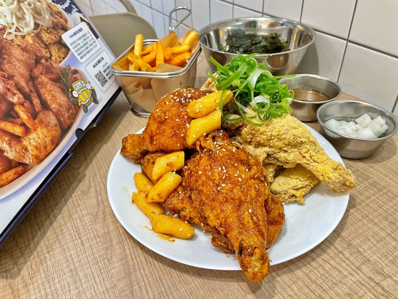 「NENE CHICKEN 台北車站概念店」融入了韓國街頭咖啡店的風格。