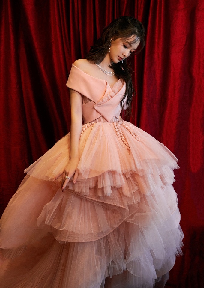 女星紅毯造型精修vs未修8:李沁