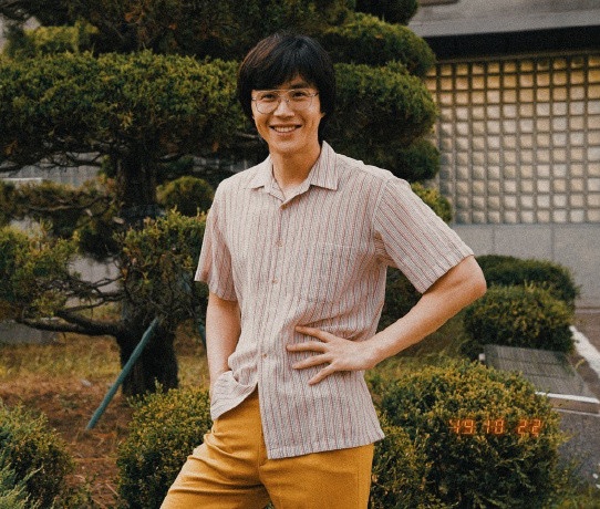 《Start-Up:我的新創時代》金宣虎19歲舊照大公開!復古呱呆頭,2005年的金宣虎超青澀!
