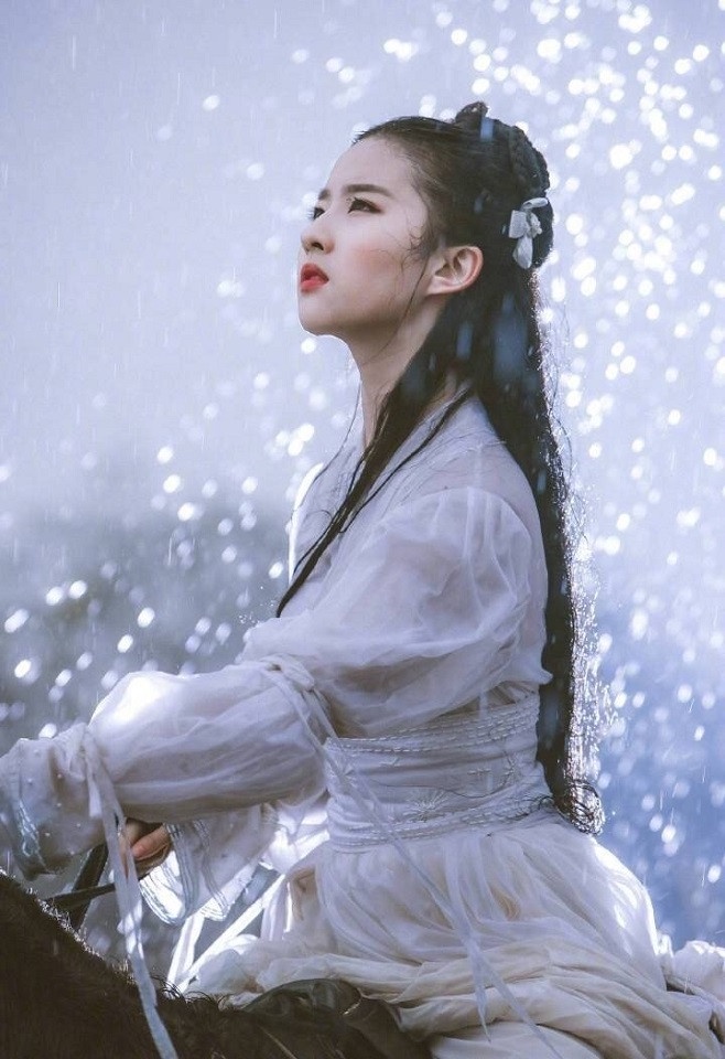 網評「古裝劇最颯俠女」TOP 4:劉亦菲 飾演《神鵰俠侶》小龍女