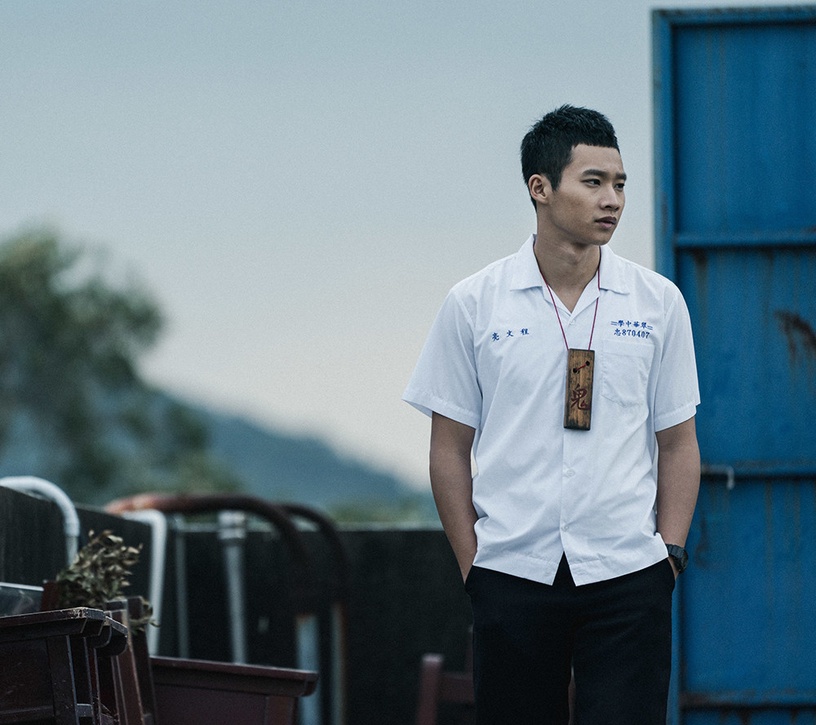 《返校》影集&電影差異解析4:新角色登場!「通靈少年」程文亮,是芸香重要友軍!