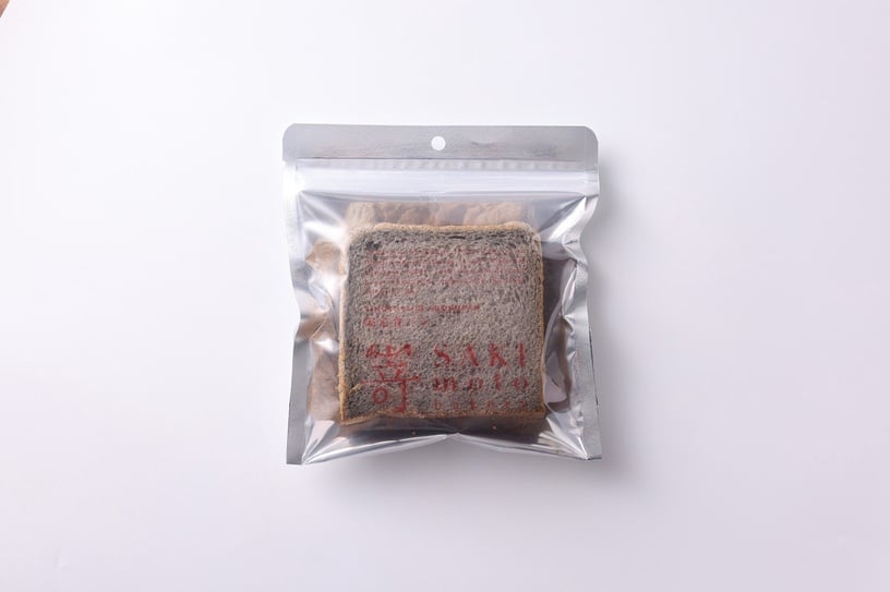 嵜本SAKImoto bakery限店新口味「極芝麻生吐司」現身台北101,「這天」限量開賣!