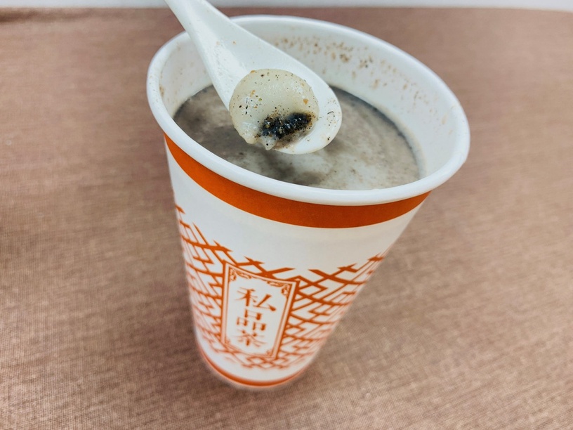 喝得到芝麻湯圓!全家推喝的甜點「芝麻白玉醇奶」