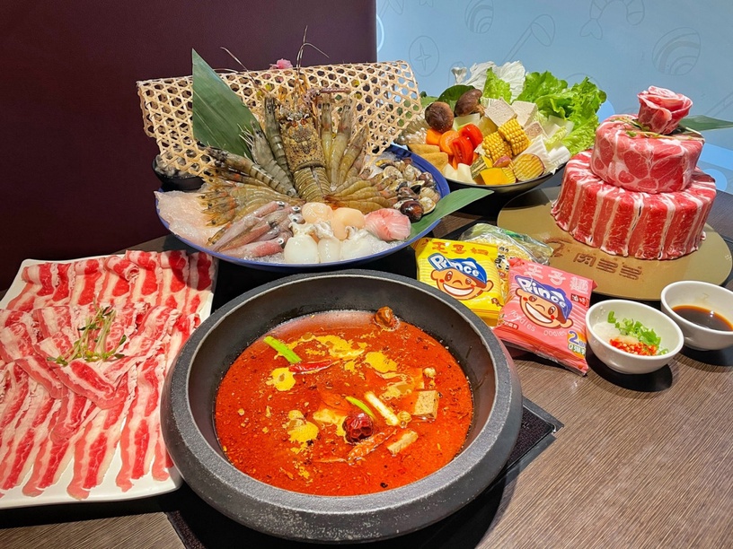 CP值超高火鍋店推薦!到「肉多多」爽吃肉片、鮮美海鮮,加碼「蔬食自助吧」任你吃過癮