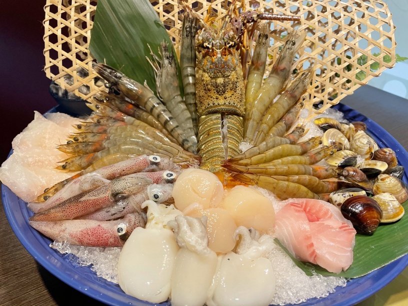 CP值超高火鍋店推薦!到「肉多多」爽吃肉片、鮮美海鮮,加碼「蔬食自助吧」任你吃過癮