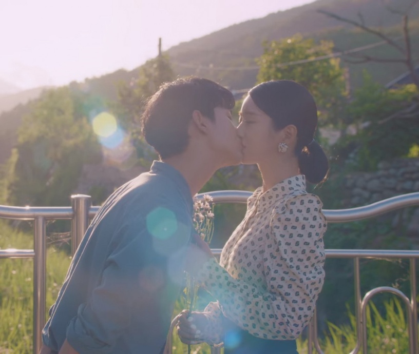 2020「吻戲匠人」Kiss名場面6:《雖然是精神病但沒關係》金秀賢