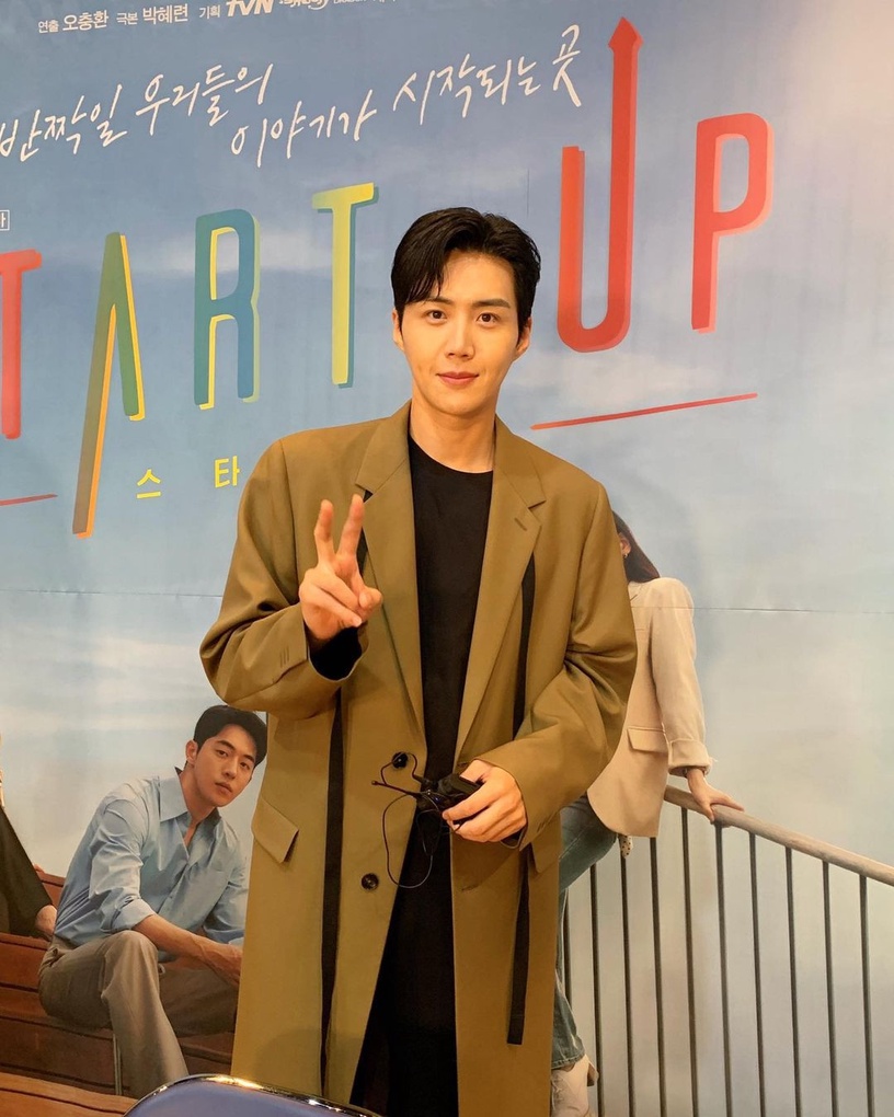金宣虎直播85萬人觀看!《Start-Up》金宣虎超狂紀錄,廣告商瘋搶、舊劇播放量暴漲6倍