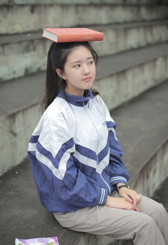 陸劇女星校服造型2:趙露思