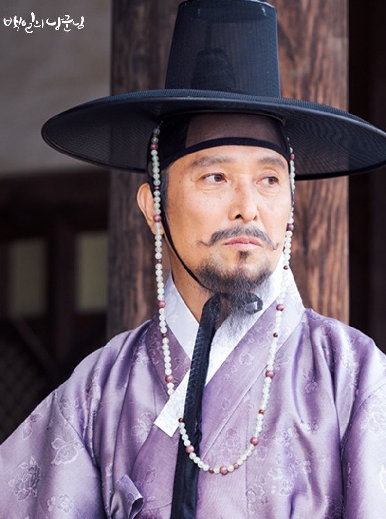 Netflix《驅魔麵館》爆紅主配角介紹!她是韓孝周老師,趙炳圭被喻為「光洙的後裔」?