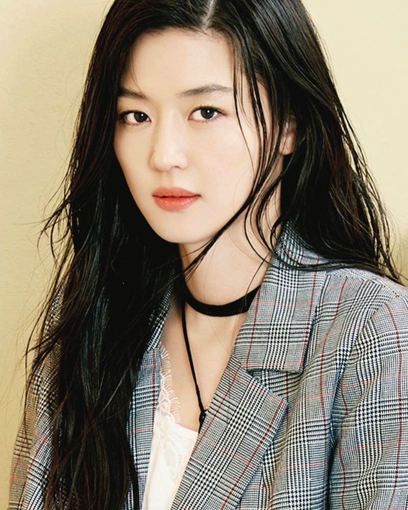 《女神降臨》文佳煐家世超狂!7位現實中的白富美女星,金泰希&全智賢家世比韓劇還狂!