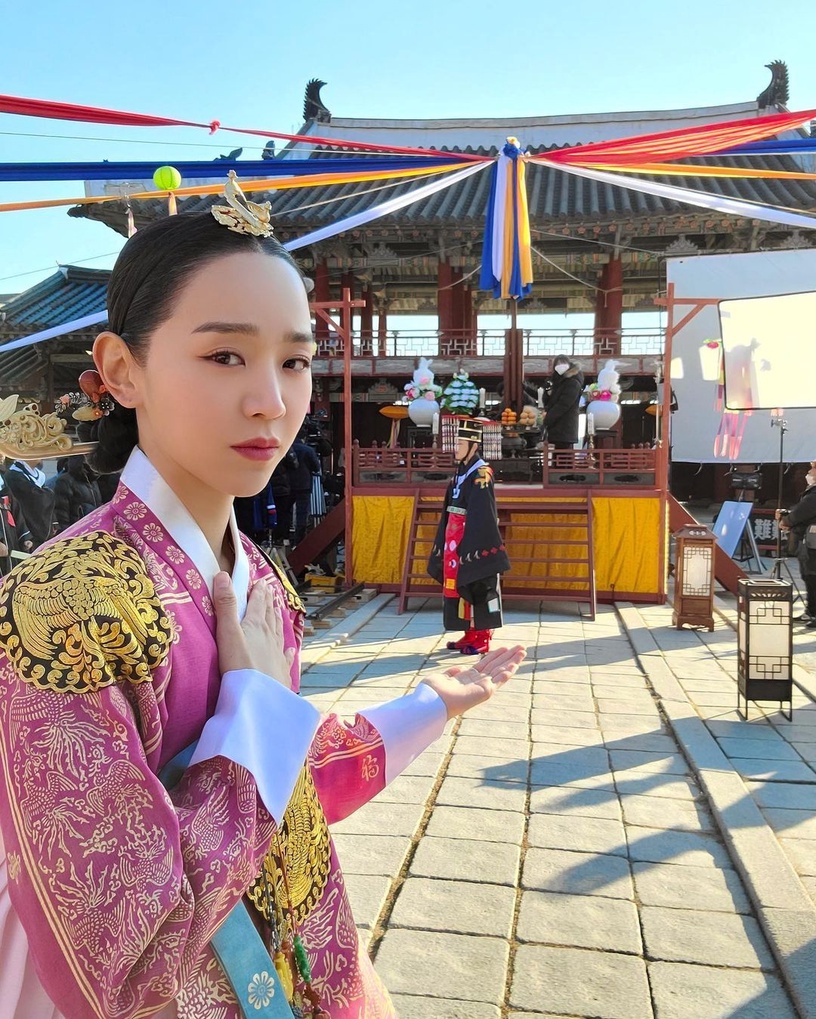 《哲仁王后》金正賢5件事!是「即興演出匠人」&曾因臭臉引爭議,古裝下隱藏超狂八塊肌
