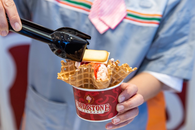 來7-11吃COLD STONE!全台首家複合店新開幕,連續7天買1送1優惠、買冰淇淋再送脆餅