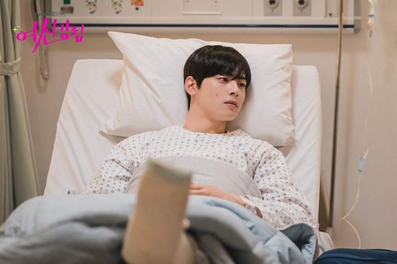 《女神降臨》文佳煐主動kiss!車銀優&黃仁燁「床咚」超爆笑,下集素顏秘密藏不住了?