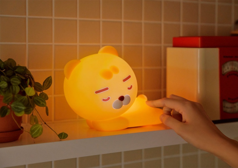 KAKAO FRIENDS「萊恩智能夜燈」軟萌上市!四段式燈光輕鬆切換,專屬APP遠端操控超實用
