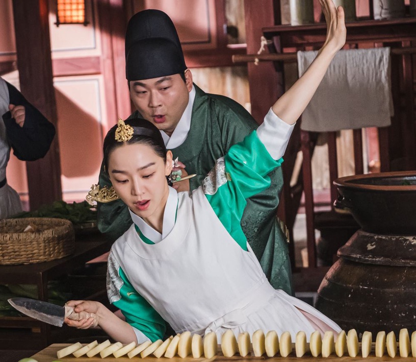 《哲仁王后》中殿辭典新詞解釋!「屎規矩」指像糞一樣的東西,這詞代表中殿又頂嘴了!