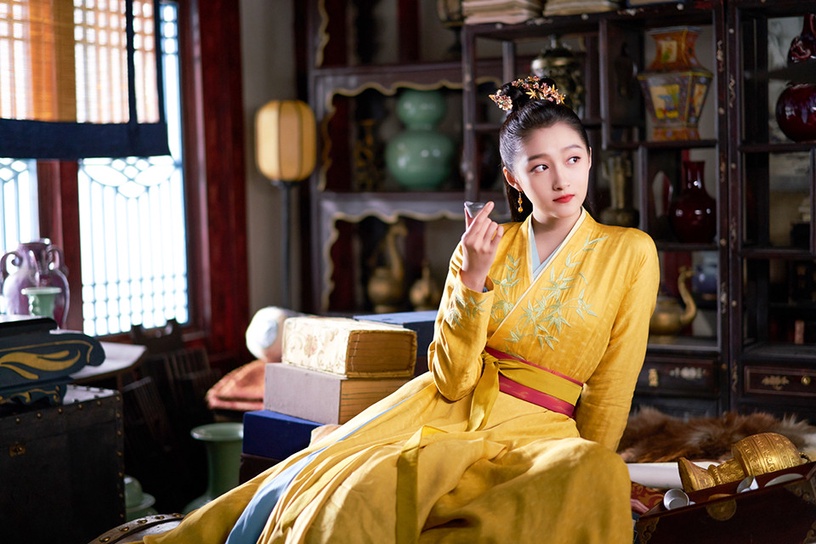 熱播古裝劇古裝女神造型PK 6:關曉彤 飾演《我就是這般女子》班嫿