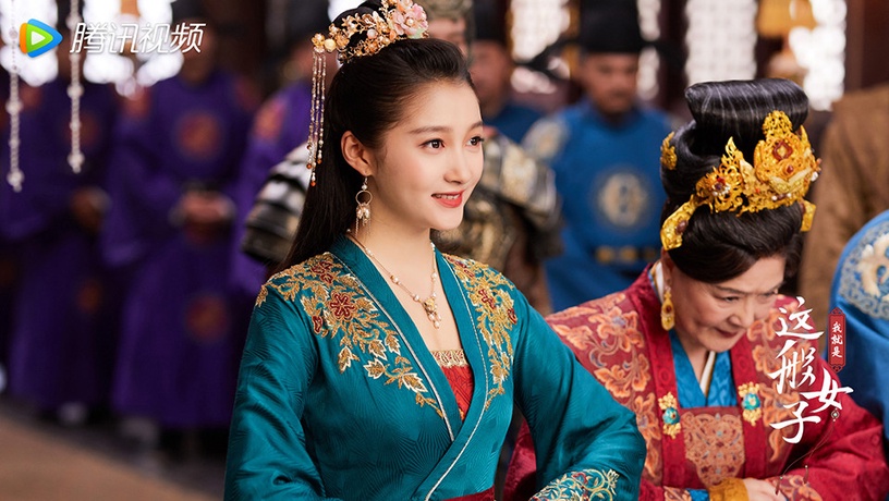 熱播古裝劇古裝女神造型PK 6:關曉彤 飾演《我就是這般女子》班嫿