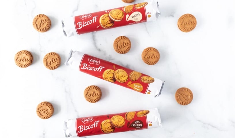 Lotus Biscoff「焦糖夾心餅乾」新登場,蓮花餅乾+奶油內餡,吃一口就超幸福~