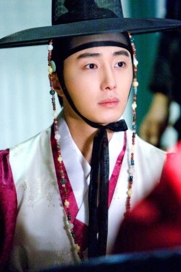韓劇結局悲慘的古裝男二2:《擁抱太陽的月亮》陽明君/丁一宇飾