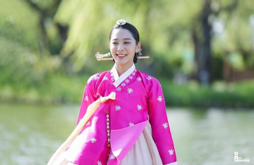 《哲仁王后》娘娘頭飾值6.2萬台幣!6大隱藏彩蛋細節,片頭藏巧思、哲宗教旨內容廢到笑