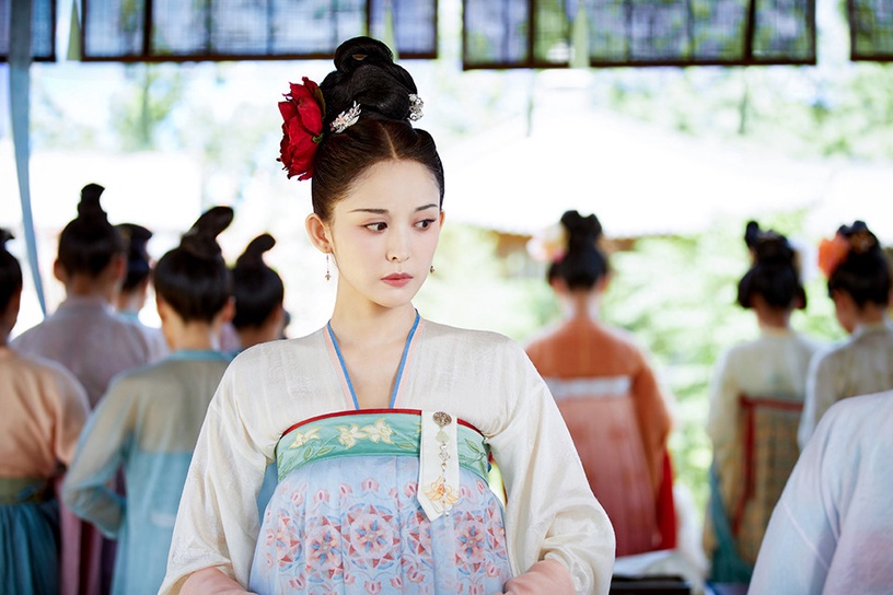 古裝劇《風起霓裳》古裝女神1:古力娜扎 飾演 庫狄琉璃