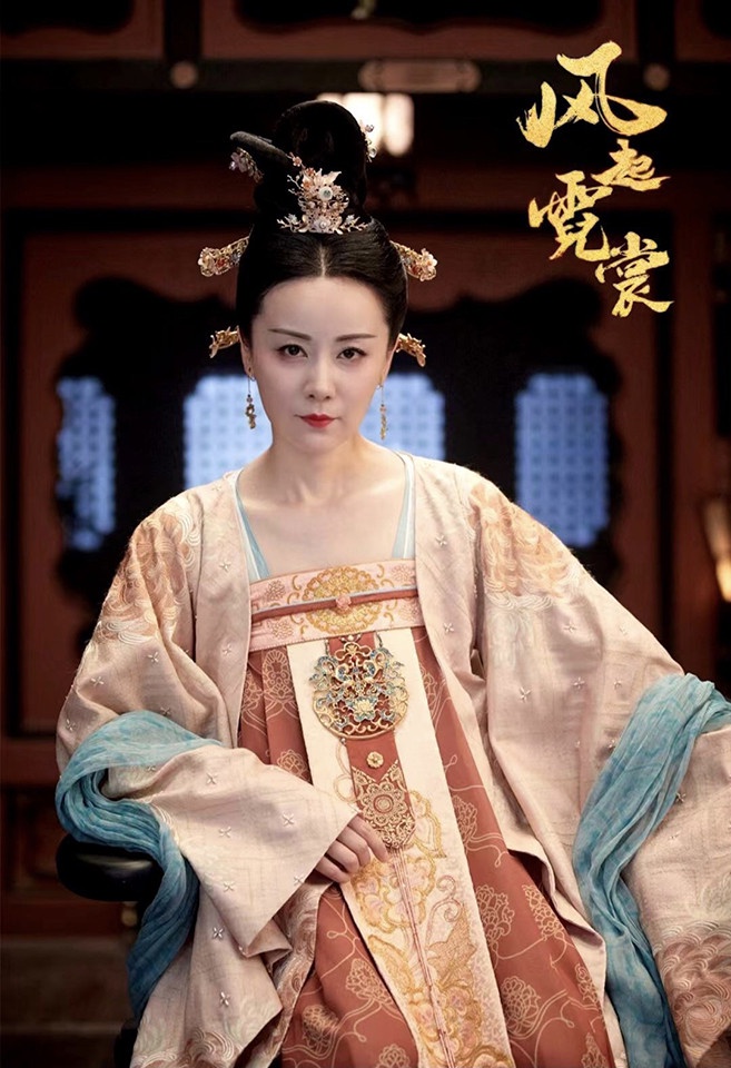 古裝劇《風起霓裳》古裝女神5:席與立 飾演 楊妃