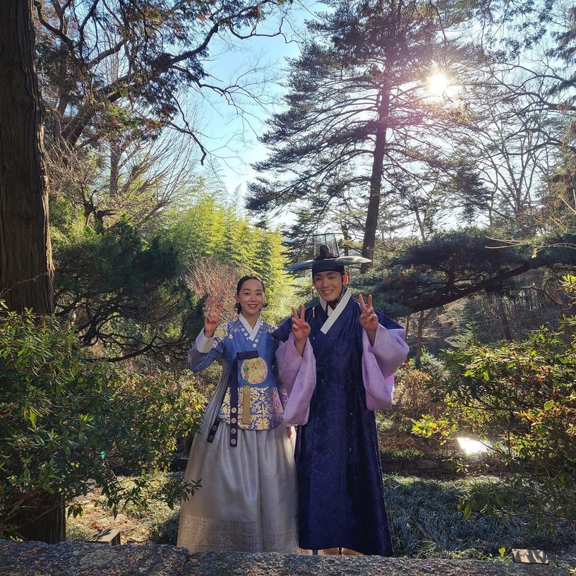 《哲仁王后》「愛純愛手」竟然是即興!7個幕後秘密,哲宗戲外也是醋王,狂吃中殿的醋