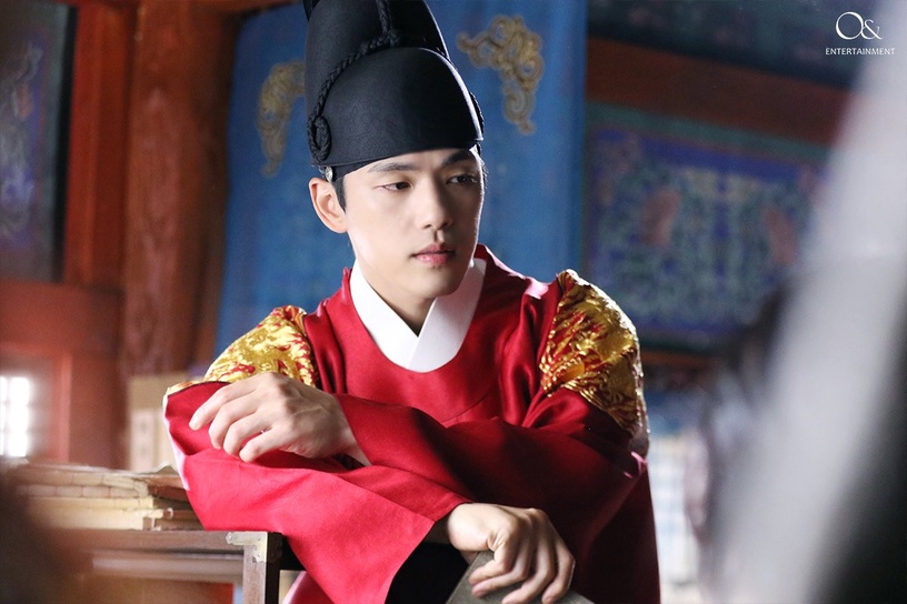 《哲仁王后》收視狂!網評5部翻拍成功的韓劇,《步步》IU&李準基、F4李敏鎬選角太還原