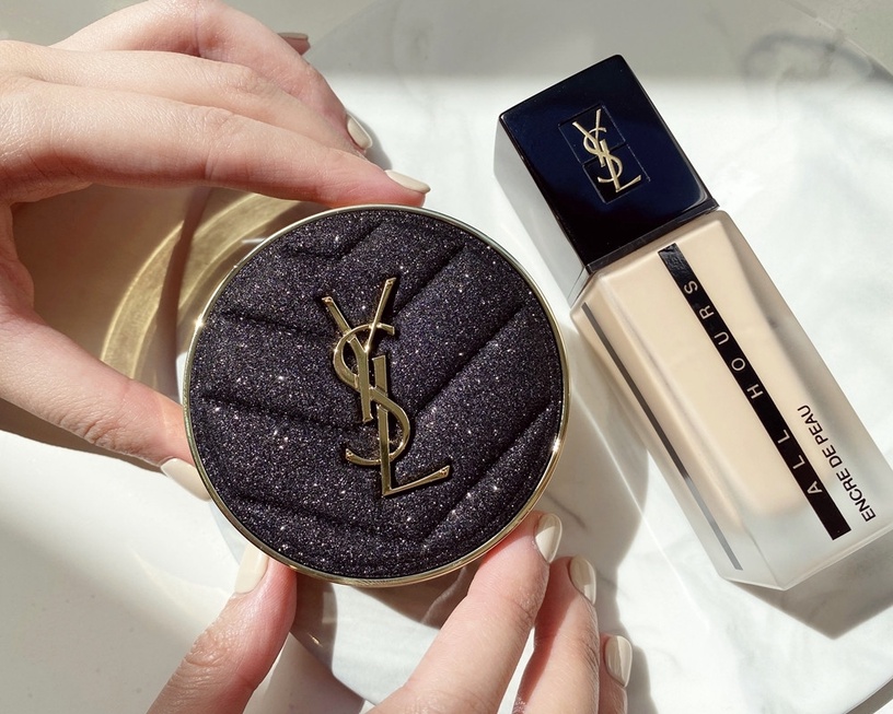 2021春夏霧光底妝新品推薦1:YSL 恆久完美霧光氣墊粉餅 璀璨星空版,14g/NT2,400(限量)