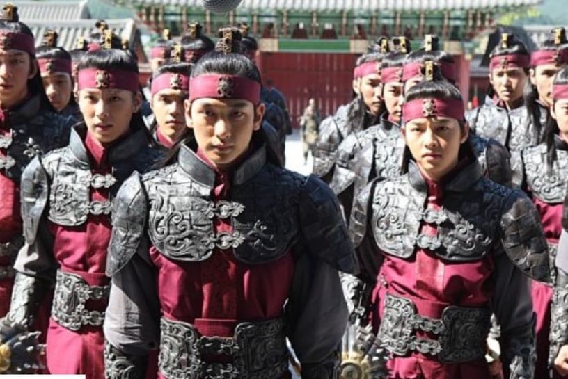 《黑道律師文森佐》宋仲基37歲童顏引熱議!宋仲基新劇帥出新高度,23→37歲童顏零變化