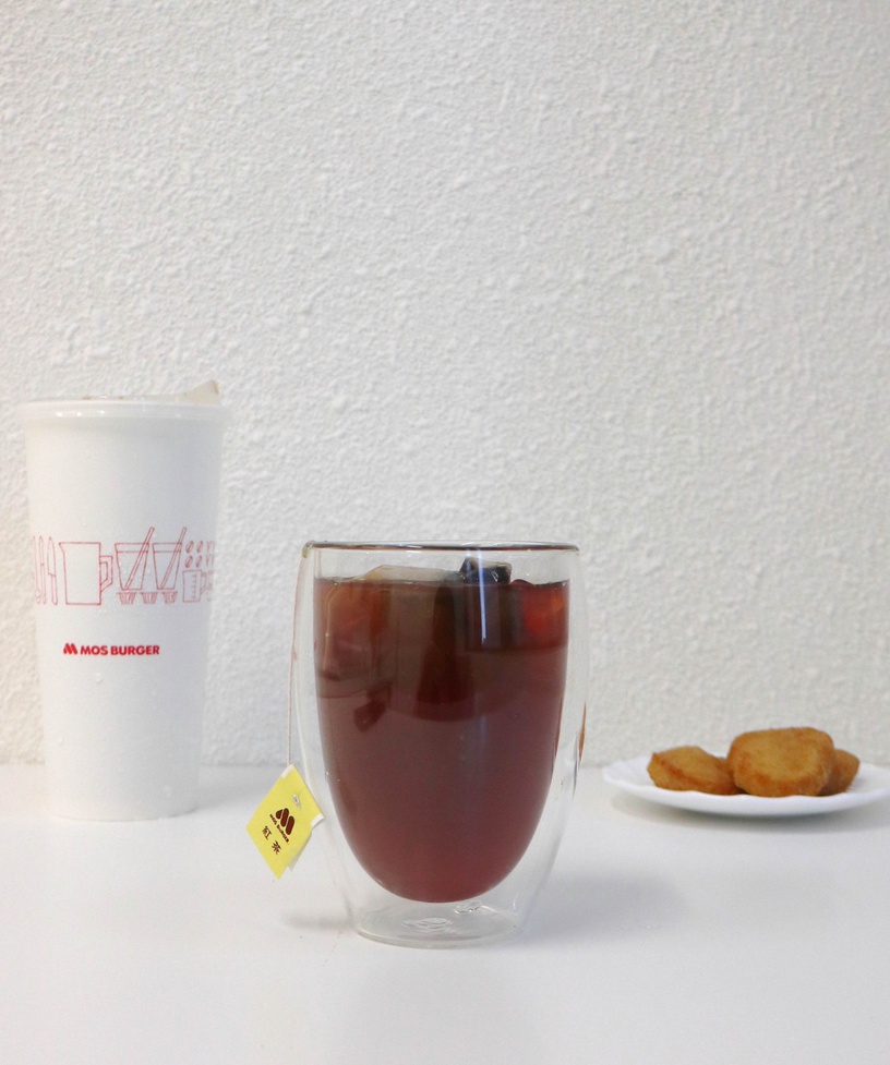 摩斯漢堡「無糖冰紅茶」終於來了!網友敲碗已久,無糖加檸檬片也超好喝