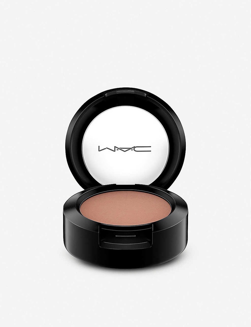 日彩妝師推薦5款腫泡眼必備「打底眼影」!MAC、Bobbi Brown新手必備,植村秀日妞愛用