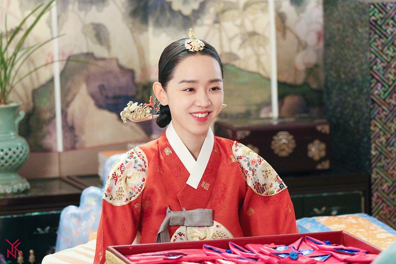 《哲仁王后》金正賢&申惠善直播合體!帝后CP戲外高甜互動,金正賢:寫歌時想的是中殿