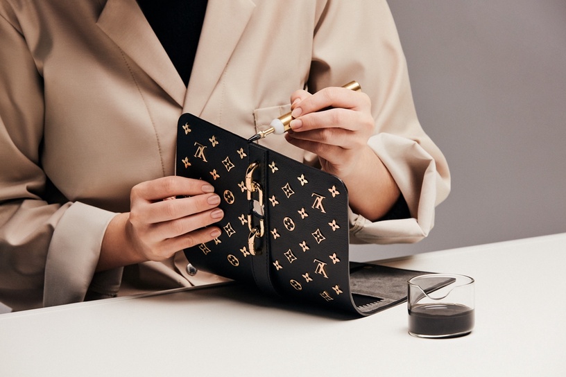 神仙顏質!LV 2021新包Rendez-Vous金屬鎖頭+立體老花根本藝術品,還自帶3種背法超實用