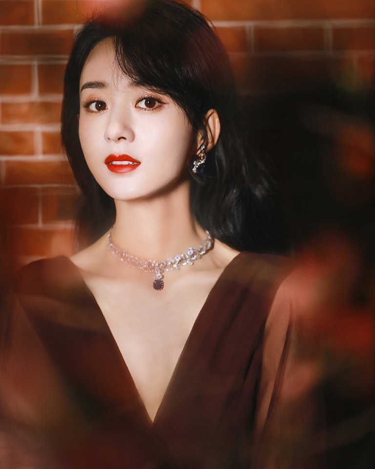 微博之夜女星紅毯造型未修vs精修1:趙麗穎