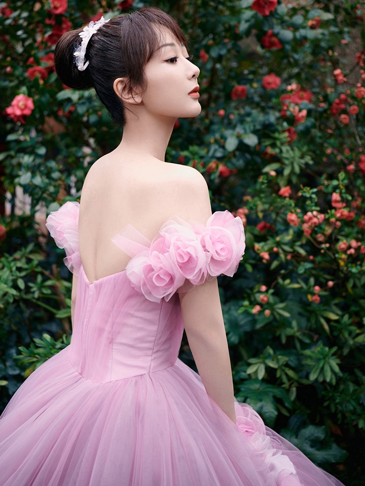 微博之夜女星紅毯造型未修vs精修2:楊紫